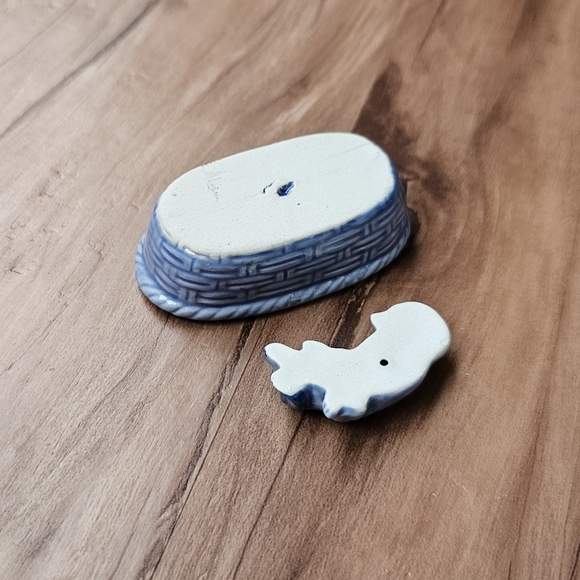 2 Vintage Dutch Hand Painted Ceramic Bunny, 4 Egg Holders, and Dog with Basket - Picture 10 of 14